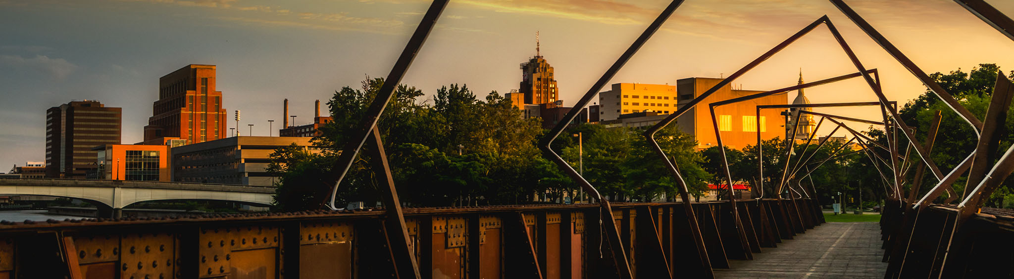 railroad bridge on the Lansing River Trail